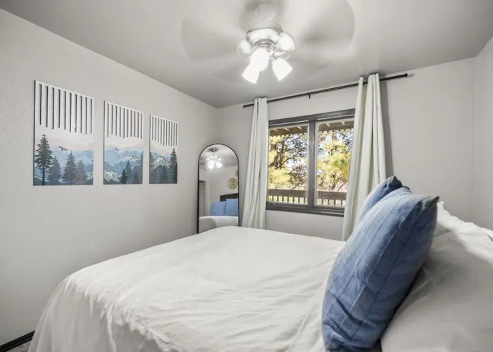 Serene With Tranquil Mountain Views Holiday home Flagstaff